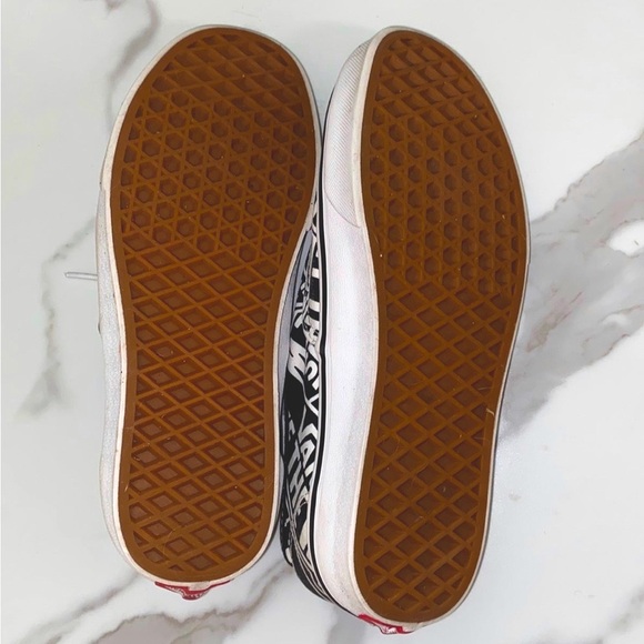Vans Off The Wall Sneakers, Black White Words Script, Size 7.5 Women’s - Picture 4 of 8